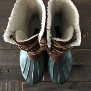 NWOT knock-off Sperry duck boots